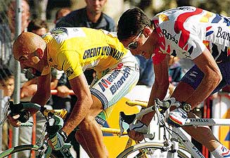 Chava Jiménez y Marco Pantani, dos leyendas del ciclismo (imagen: "X")