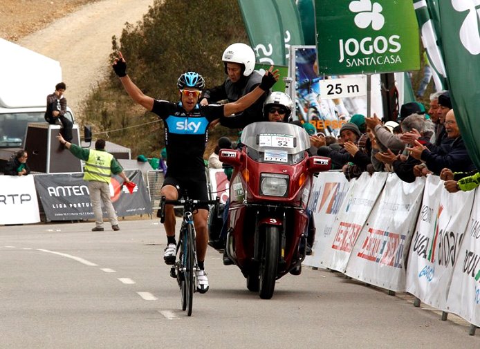 El Pelotón Porte vence, Thomas se consolida