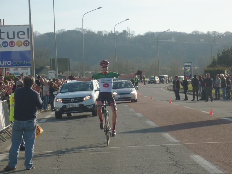 El Pelotón Cyril Barthe le da la tercera al Fundación Euskadi - EDP