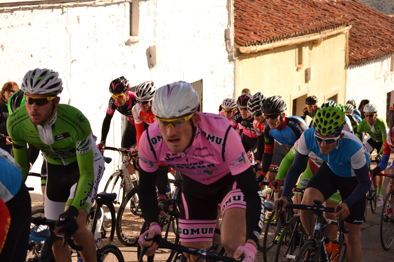 El Pelotón Nacho Pérez 3.º en Aiztondo en un día agridulce para Gomur