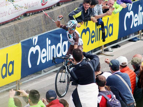 El Pelotón Pozzovivo vence en Mòchini