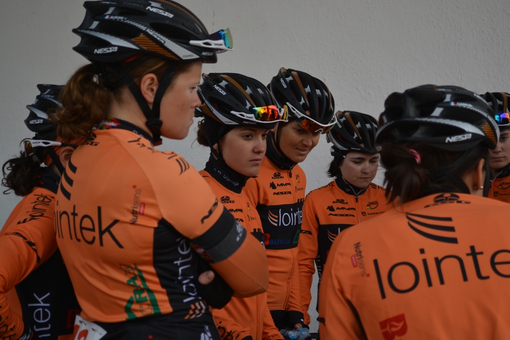 El Pelotón Lointek Team, a por la Enkarterriko Emakumeen Saria