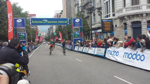 El Pelotón Movistar barre en Asturias. Jesús Herrada etapa y Antón la general