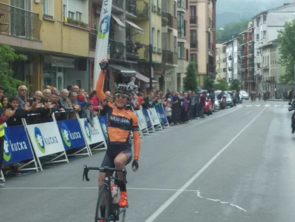 El Pelotón Victoria de Cristina Martínez en Villabona