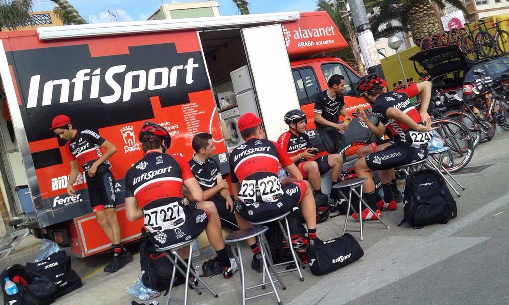 El Pelotón El Infisport-Alavanet a triunfar en la doble sesión del Lehendakari