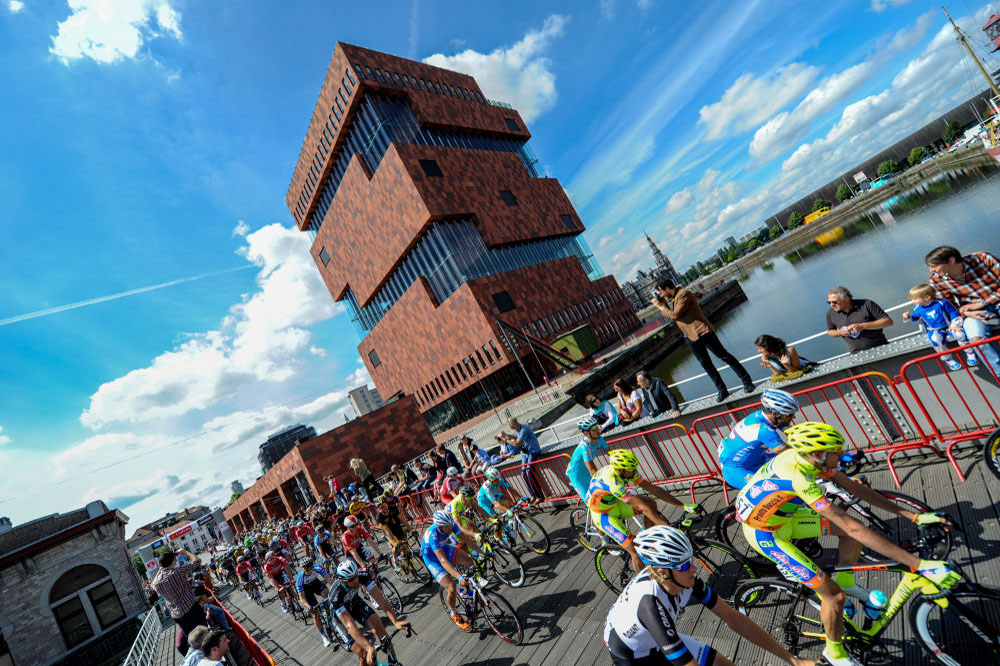 El Pelotón World Ports Classic, o como unir puertos sin pisar la montaña