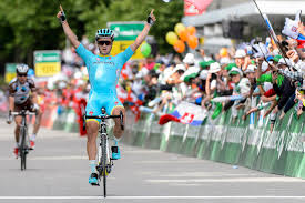 El Pelotón Lutsenko bate a Bakelants en Suiza