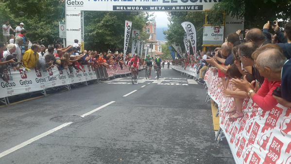 El Pelotón Bouhanni vuelve a la senda del triunfo en Getxo