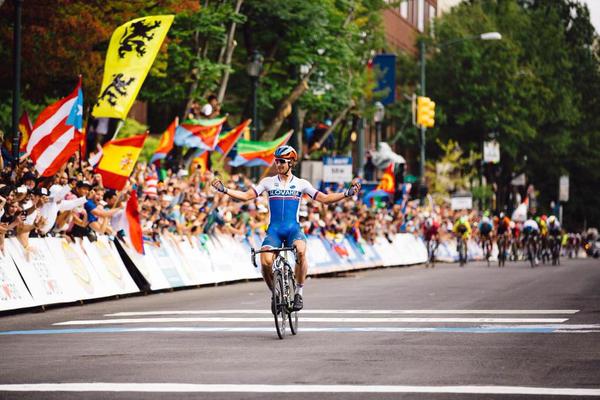 Sagan (Eslovaquia) celebra su victoria en el mundial de Richmond.