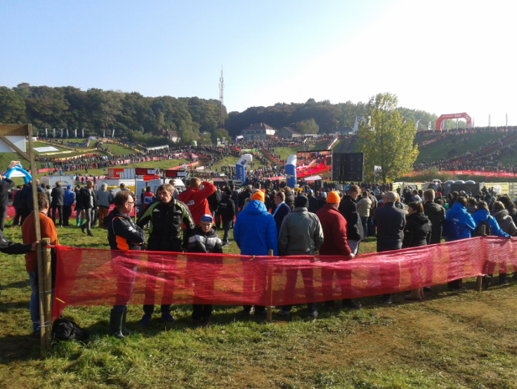 El Pelotón Ilusionante arranque del MMR CX Team en Ronse