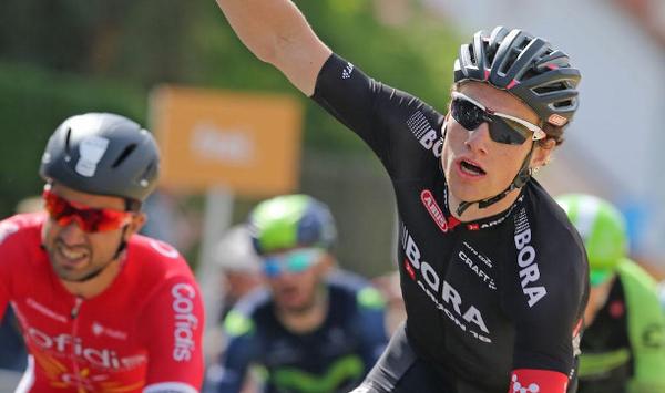 El Pelotón Sam Bennett se reivindica en Bourges