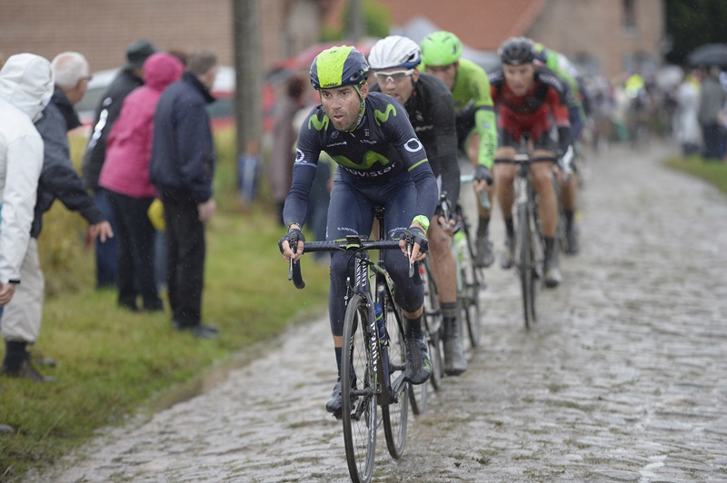 El Pelotón El pavés: un reto más para la polivalencia de Valverde