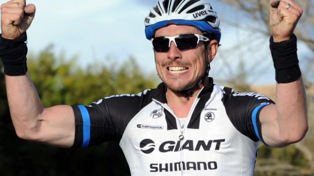 El Pelotón John Degenkolb. Objetivo, mantener el reinado Referencia. Con sólo 26 años años, el alemán se ha convertido en uno de los grandes nombres del pelotón.
