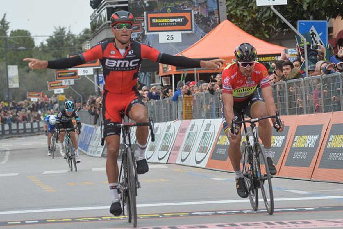 El Pelotón Van Avermaet brilla en la Tirreno de las bonificaciones
