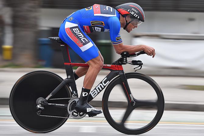 El Pelotón Van Avermaet salva la general. Cancellara, a lo suyo.
