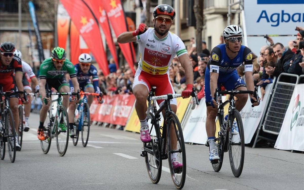 El Pelotón Bouhanni repite triunfo en Olot