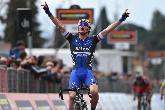 El Pelotón Gana Stybar