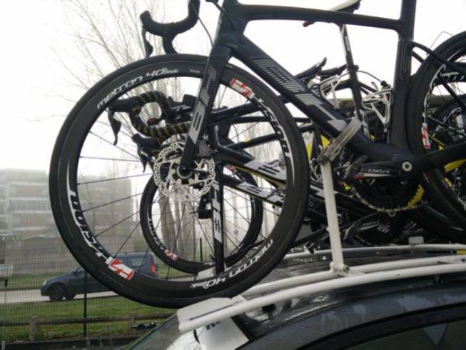 El Pelotón La UCI prohíbe los frenos de disco tras las lesiones de Ventoso