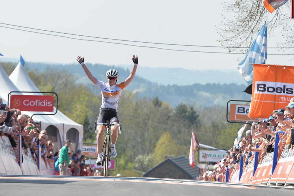 Anna van der Breggen ganó la Flèche Wallonne 2015. Foto © ASO