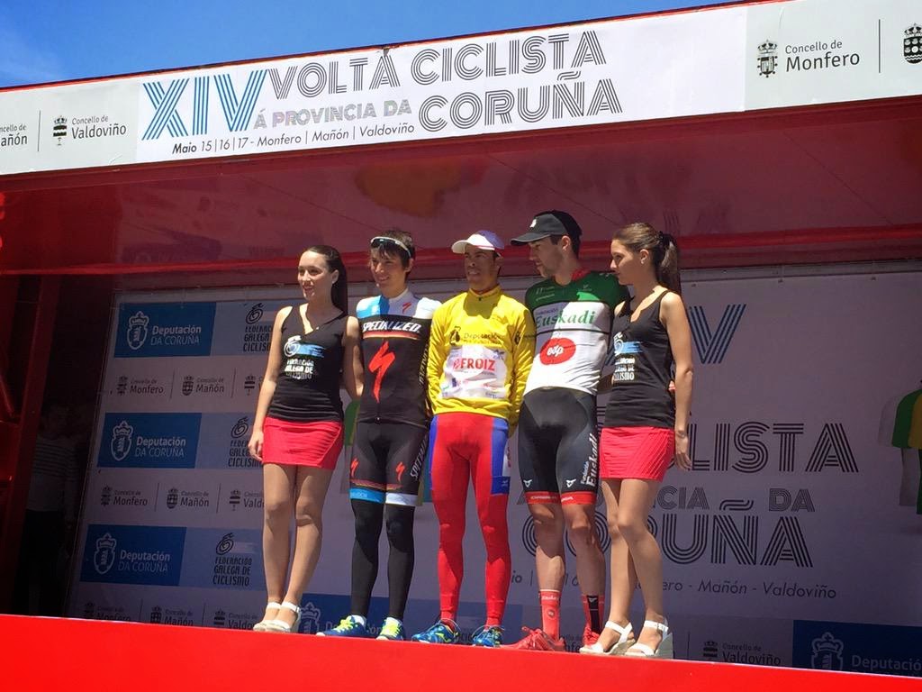 Podium final de la Volta A Coruña en 2015 (Fuente: lacanteradelciclismo.blogspot.com)
