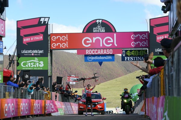 El Pelotón Wellens gana y Dumoulin no engaña