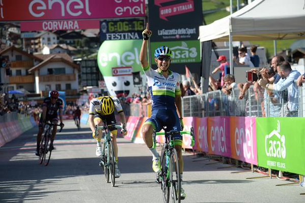 El Pelotón Chaves y Kruijswijk reinan en el naufragio de Movistar