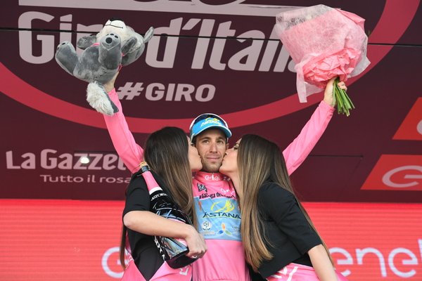 El Pelotón Nibali es Dios y Valverde tercero