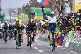 El Pelotón Albasini vence y Quintana convence en Romandia