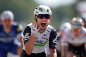 Buhola-poker-de-cavendish-que-se-acerca-a-eddy-merckx