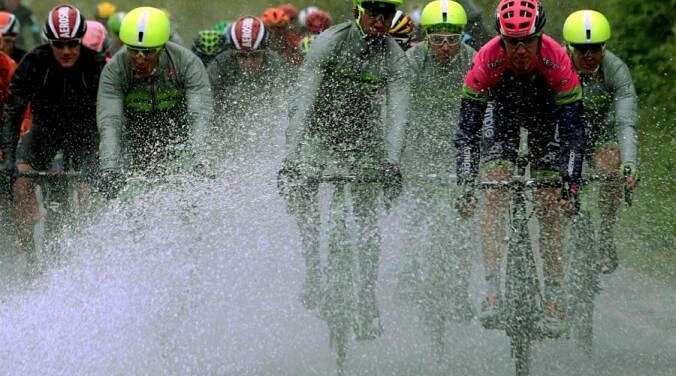 El Pelotón Etapa cancelada en el Tour de Polonia