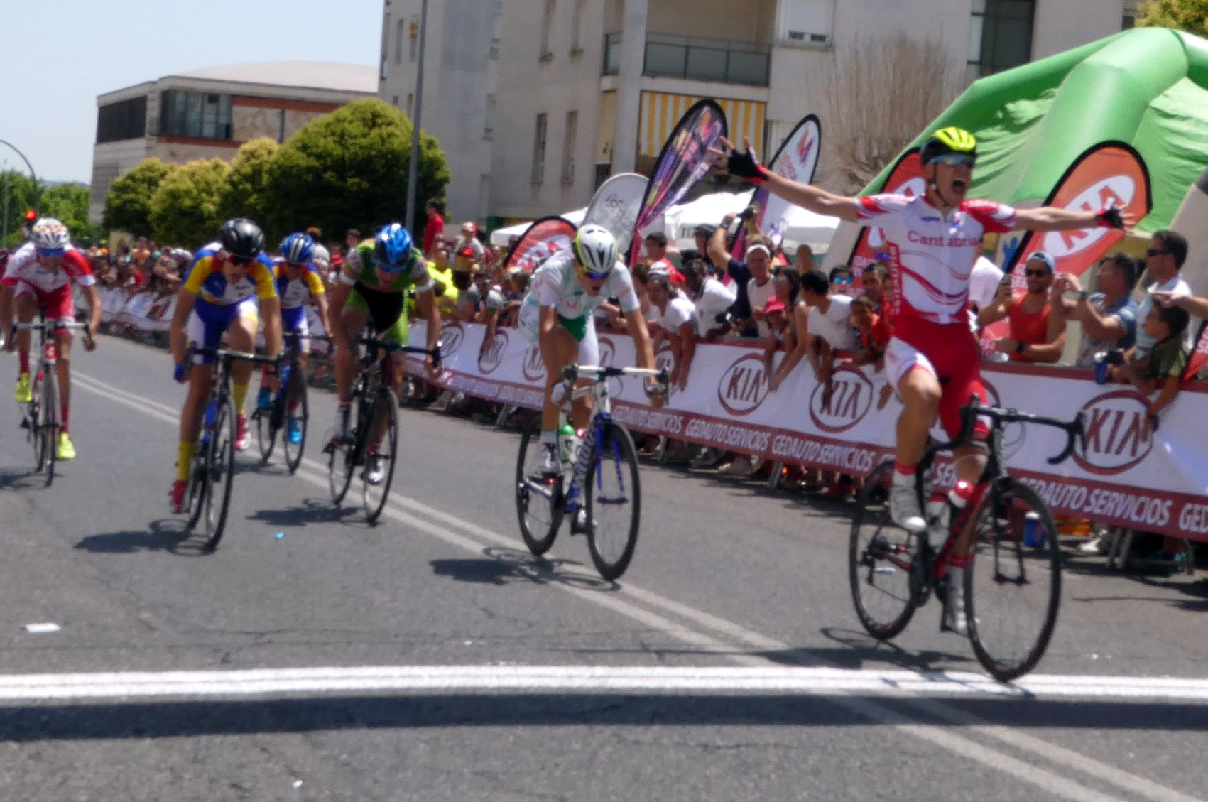 El Pelotón Resumen del fin de semana amateur: Iván Martínez se hace con Ávila Sergio Trueba campeón de España cadete (Fuente: RFEC)