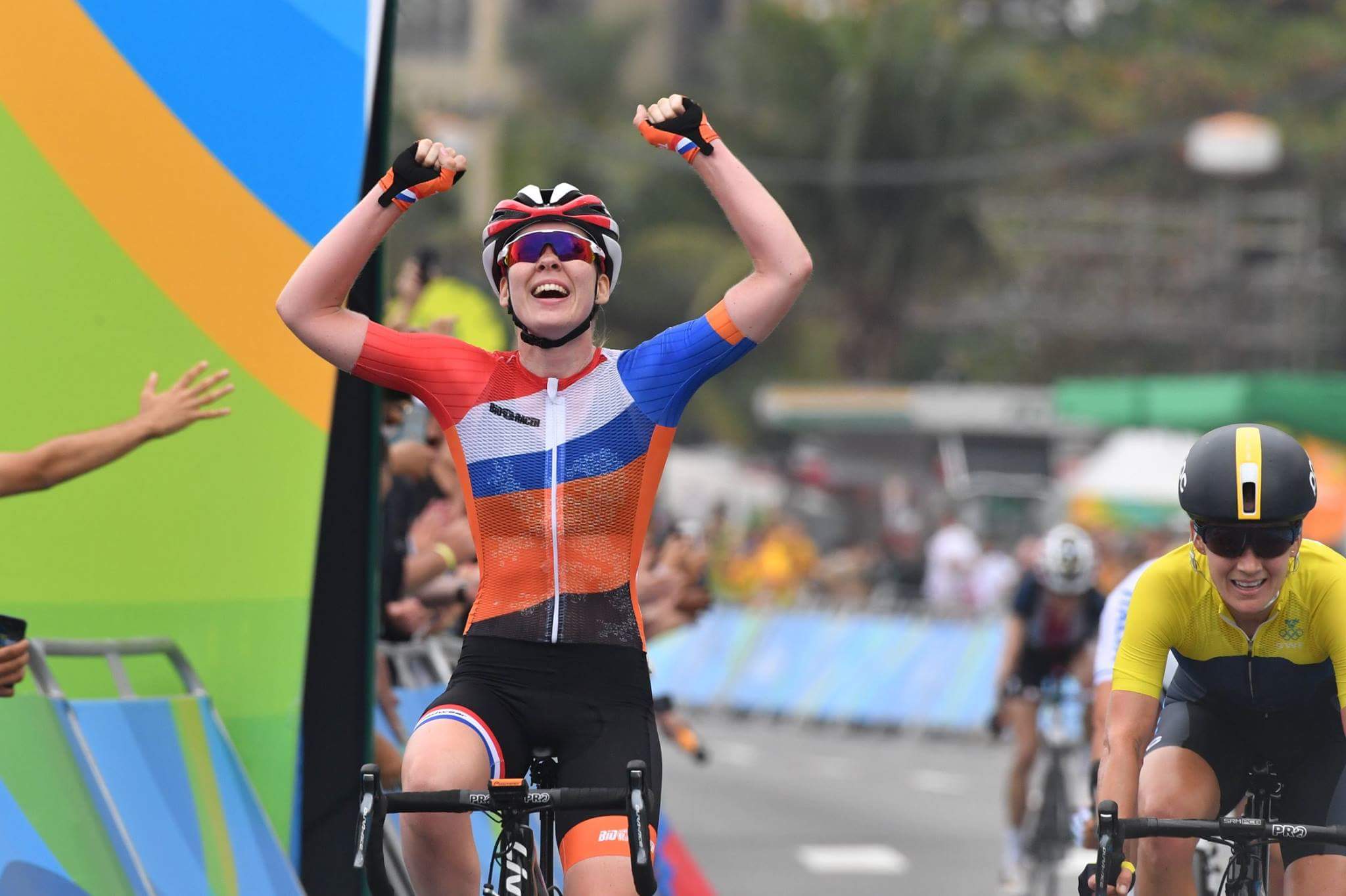 El Pelotón Van der Breggen, oro olímpico por Van Vleuten