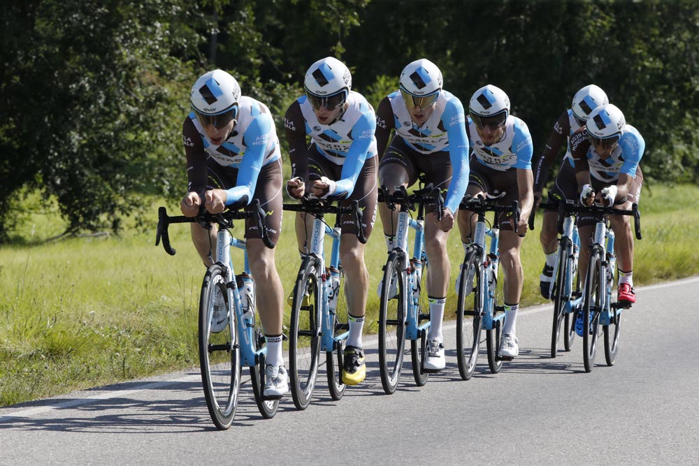 El Pelotón AG2R: A por la montaña