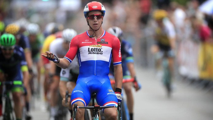 El Pelotón Groenewgen gana al sprint entre repecho y repecho
