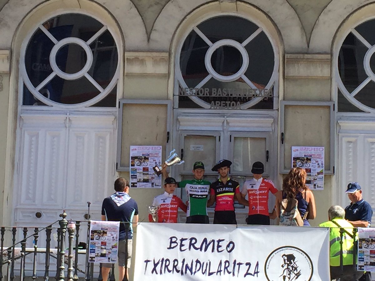 El Pelotón Carretero hace una de las suyas en Bermeo