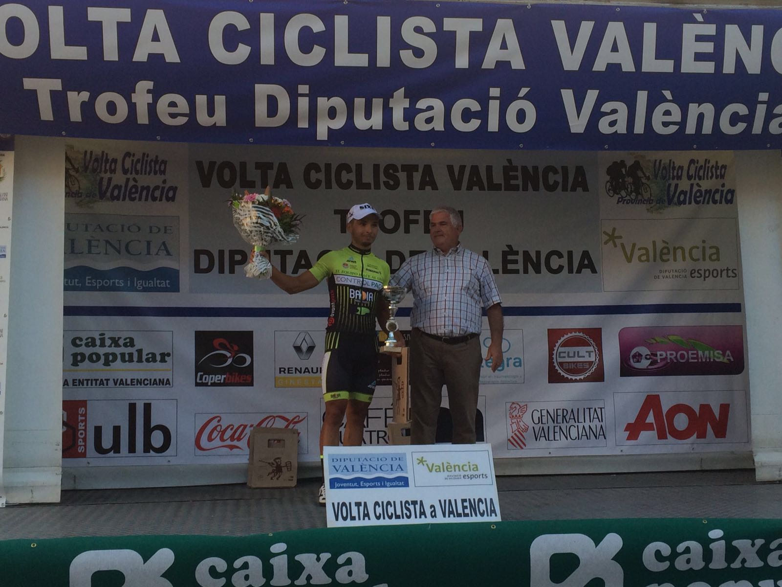 El Pelotón Triunfo y liderato de Amores en Valencia