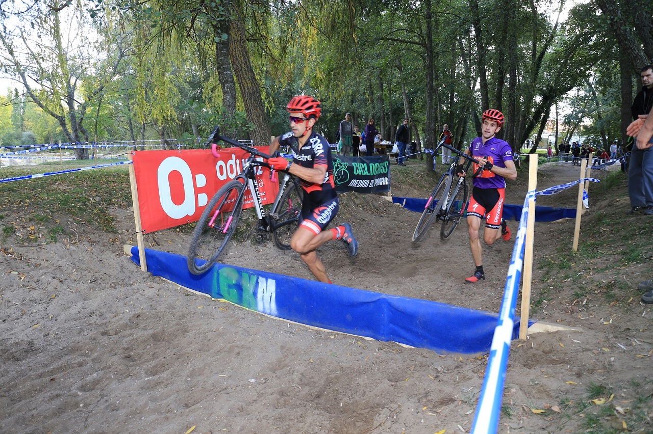 Ismael Esteban y Aitor Hernández en Medina de Pomar. Foto © CX Medina