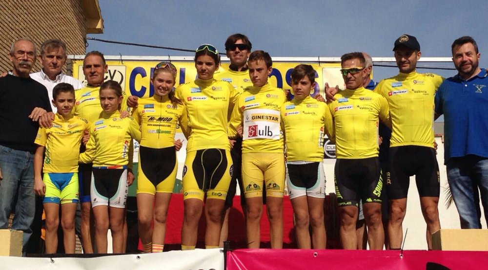 El Pelotón Resumen del fin de semana de ciclocrós: Nuño y Rodríguez; Esteban y Orts Podio de Aiacor con todos y todas las líderes de la Copa Comunitat Valenciana. Foto © FCCV