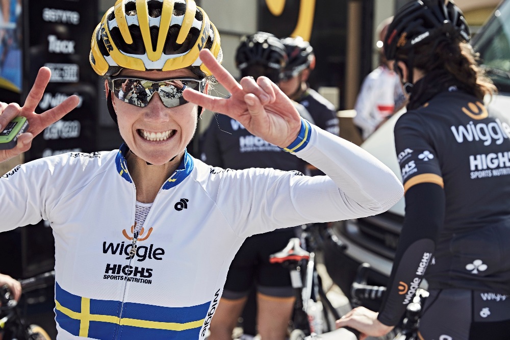 V of victory x 2! Thanks for a great career! Pic @WiggleHigh5