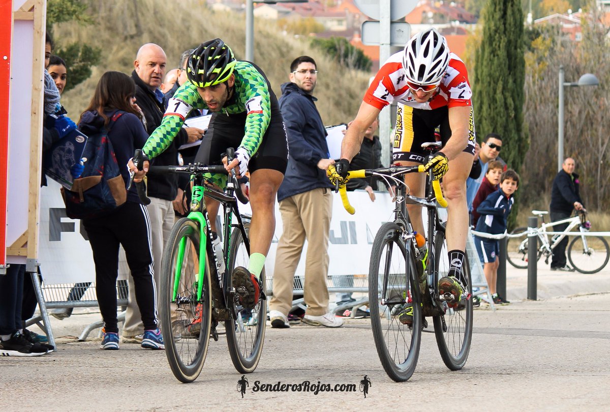 El Pelotón Resumen del fin de semana de CX: Esteban y Olatz siguen con la racha en Beasain Final ajustadísimo con triunfo para Carlos Hernández en la primera manga del CX Boadilla (Foto: @SenderosRojos )