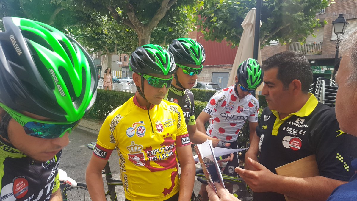 Burmann de amarillo y Tello de topos rojos en la Vuelta a León, han sido dos de los grandes protagonistas del Kuota este 2016