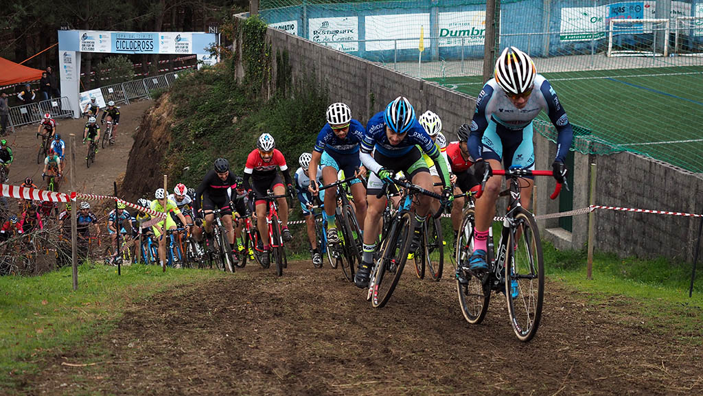 El Pelotón La Copa Galicia de Ciclocross llega el martes a Boiro y el jueves a Pontevedra