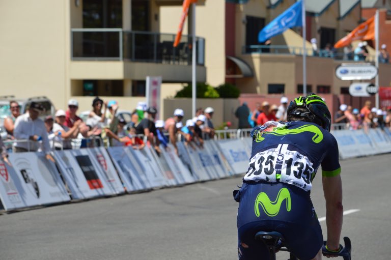 El Pelotón Gorka Izagirre decidirá mañana si continúa en carrera tras su caída