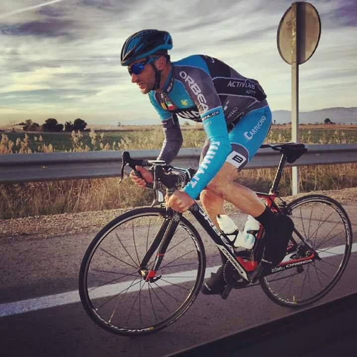 El Pelotón Buen resultado del Kuwait-Cartucho.es en el Tour de Haut Var
