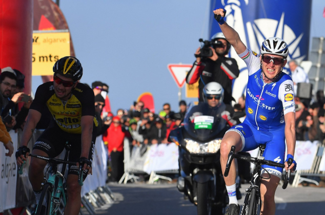 El Pelotón Dan Martin bate a Roglic en un bonito final en Foia