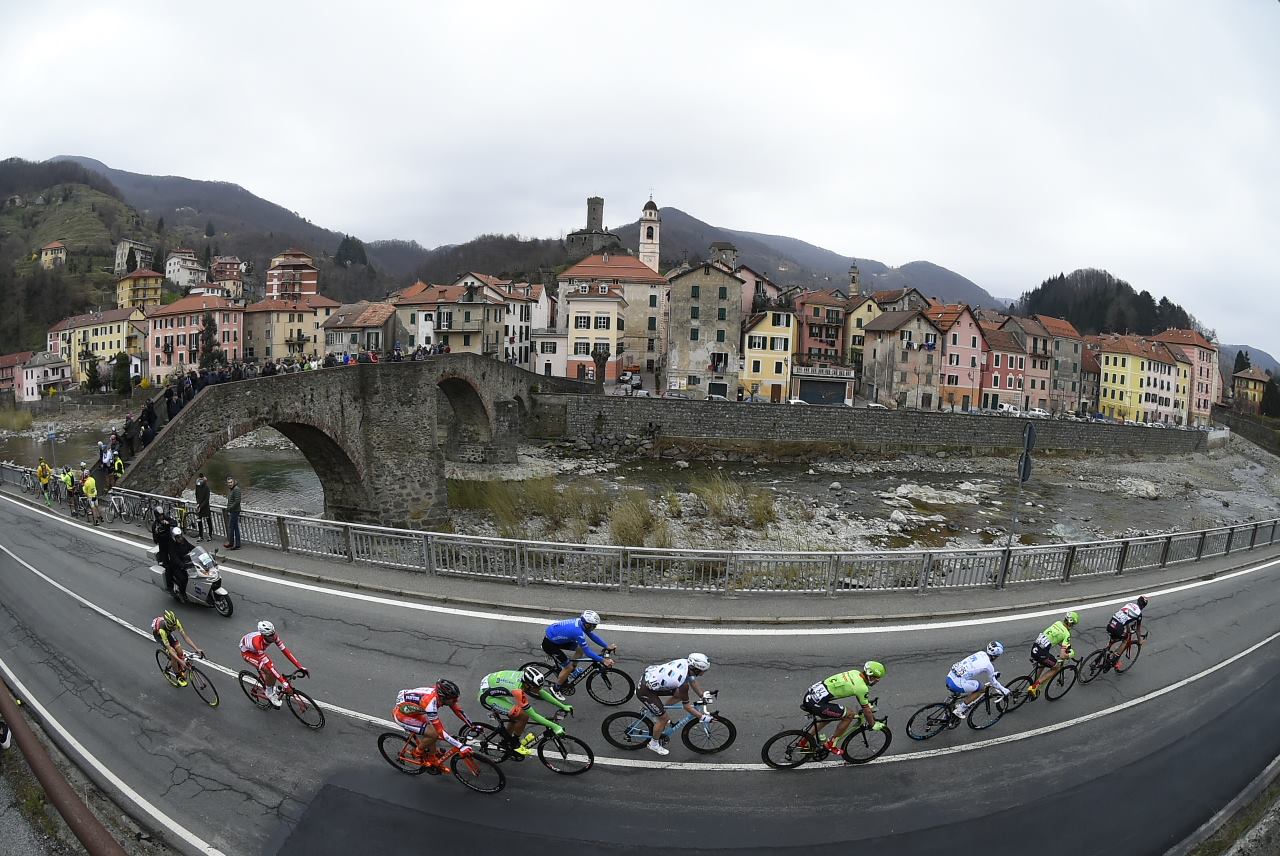Con sus 291 kilómetros, la Milán San-Remo es, de lejos, la carrera más larga de la temporada. © Tim de Waele