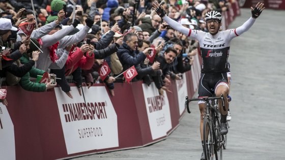 El Pelotón PREVIA- Se busca Extraterrestre para dominar la Tierra