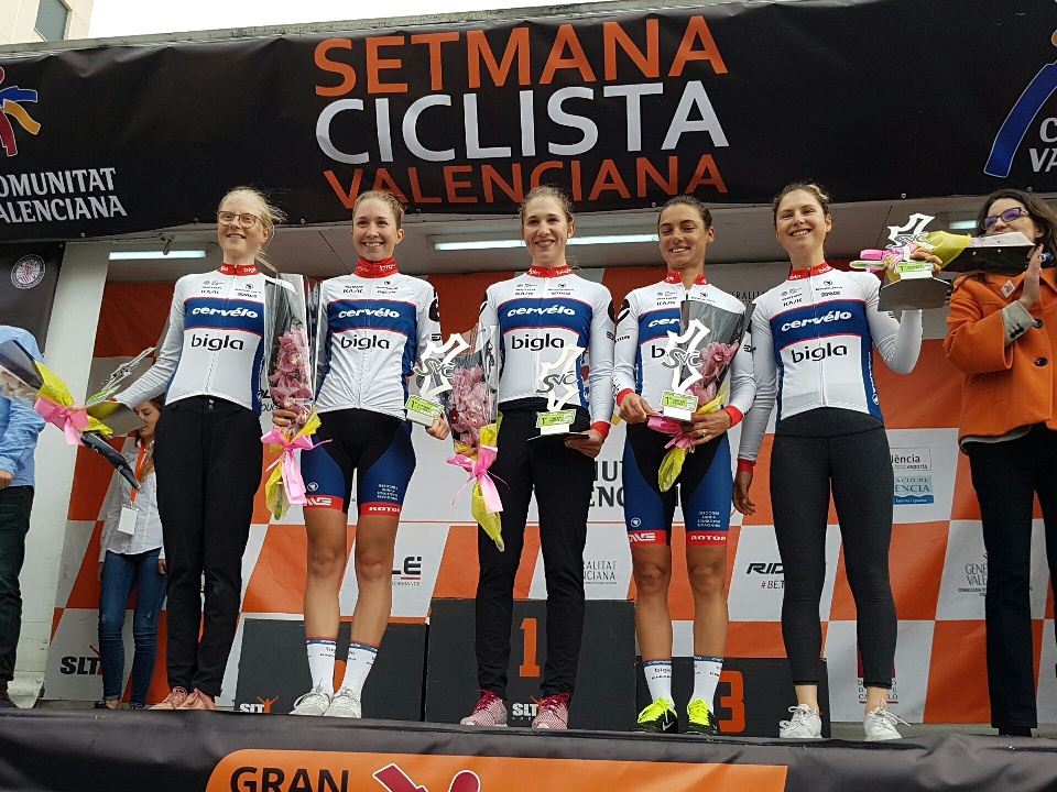 El Pelotón Lydia Boylan (WNT) wins solo in Valencia and Cecilie Uttrup Ludwig takes the GC
