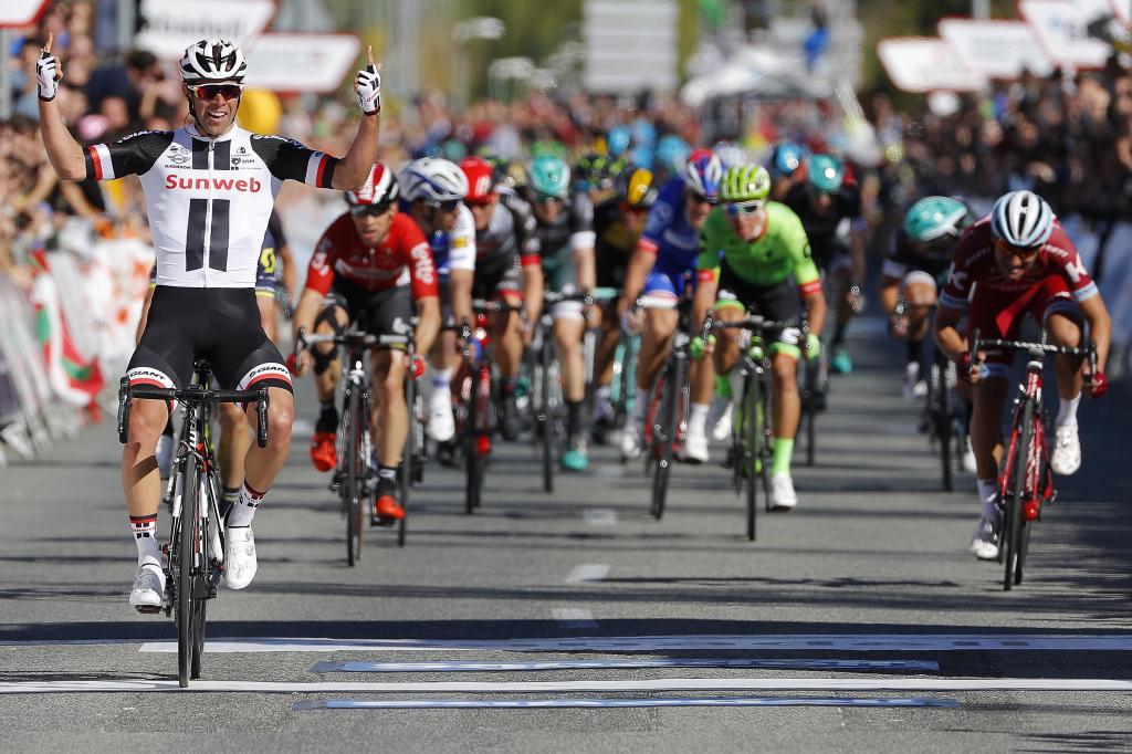 El Pelotón Matthews gana y Contador vuelve a caerse