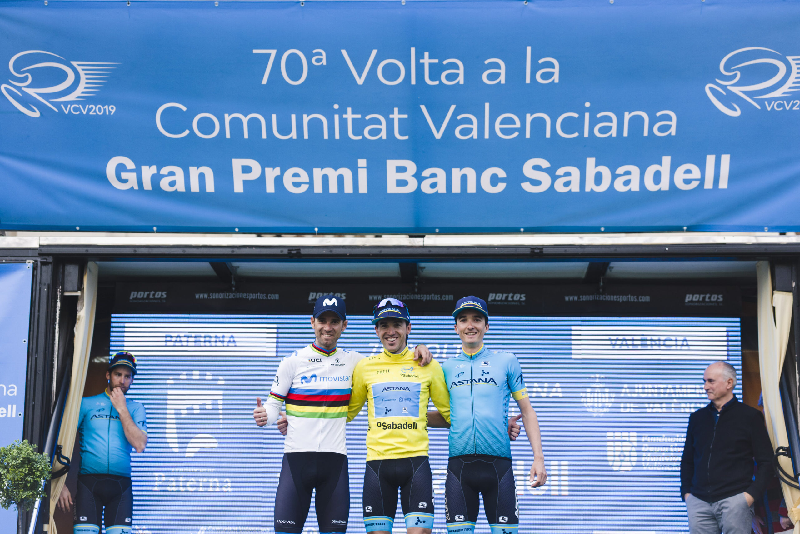 El Pelotón Izagirre se lleva la general y Groenewegen la última etapa